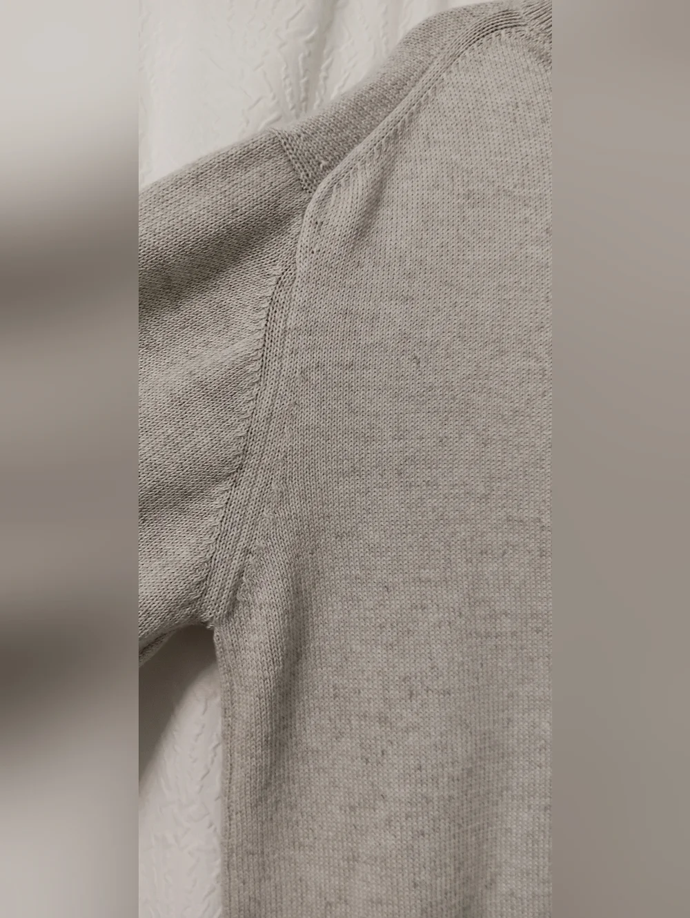 Everlane V-Neck Sweater in Heather Gray - Picture 7 of 11
